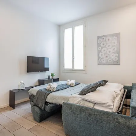 Urban Comfort Near Ferrari Museum & Railway Modena